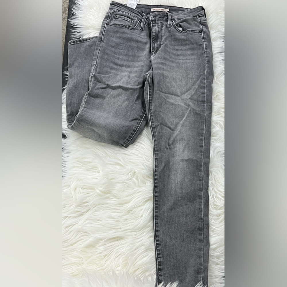 Levi’s mid grey high rise skinny size 27 (small)